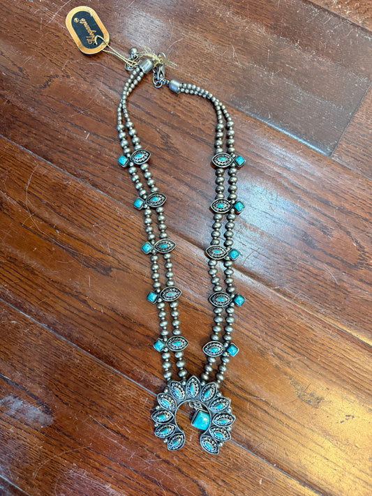 Elegant Turq. Silver Necklace