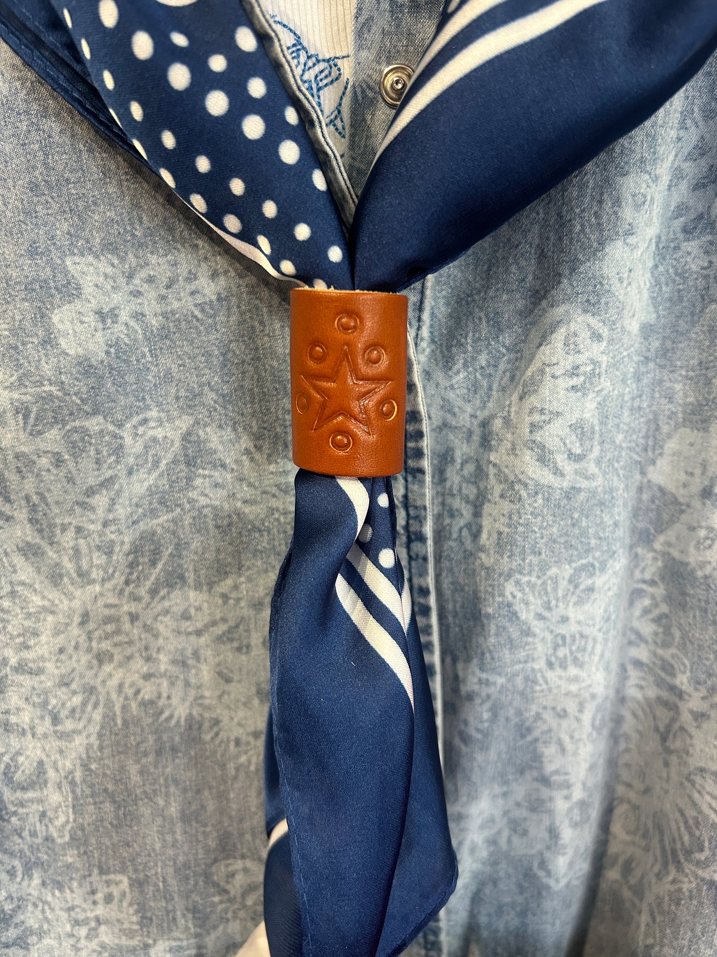Star Leather Scarf Slide